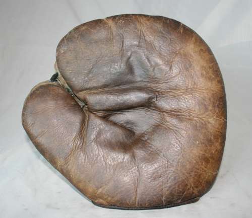 c. 1910's Spalding Possible Fielders Mitt Front